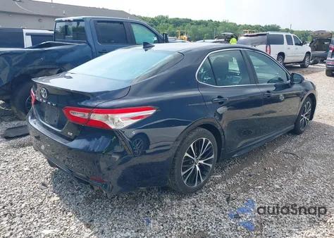 2020 Toyota Camry Se z USA, uszkodzony, nr VIN 4T1G11AK9LU942607